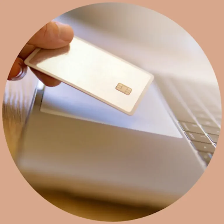 Carte bancaire représentant les moyens de paiement acceptés pour une séance d’hypnose ou soin énergétique à Nailloux ou Villefranche.